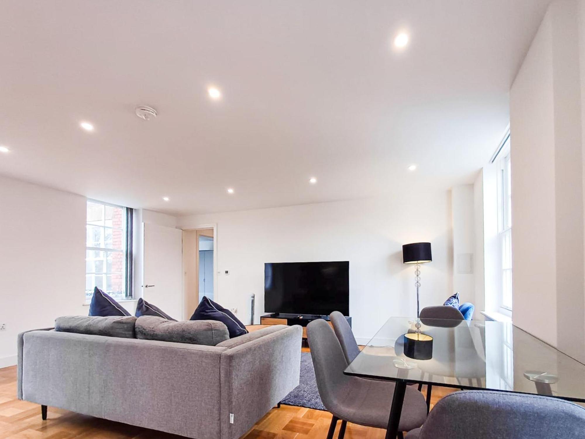 לונדון Modern 2-Bedroom, 2-Bathroom Apartment In West Kensington מראה חיצוני תמונה